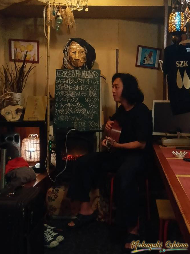 アーティストの亀山空さん/上板橋「日本酒＆ワイン食堂 雫（Shizuku）」