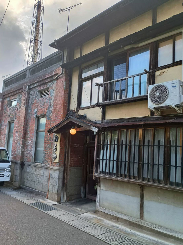 銭湯と宿「ぬる湯旅館」（福島県・三春町）入り口玄関