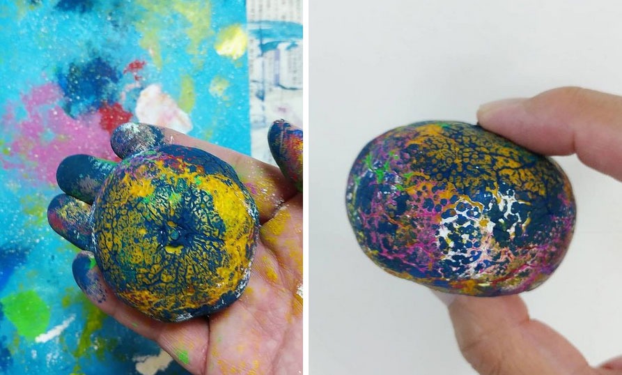 みかん（ミカン、蜜柑）に絵の具をつけて絵画を描く