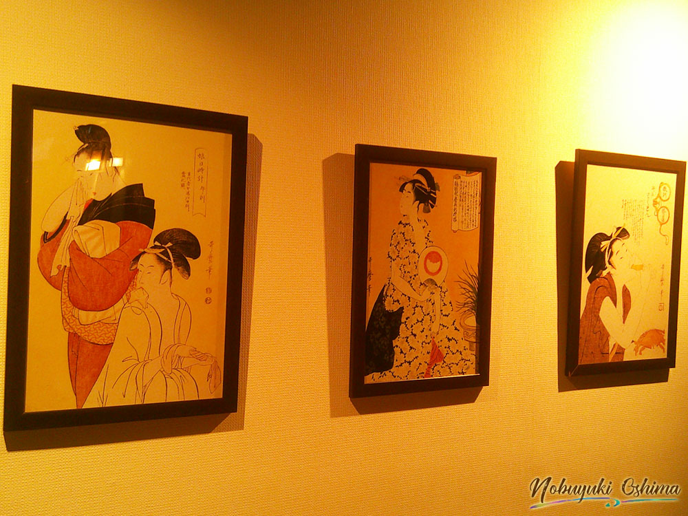 休憩所に飾られた浮世絵の額装アート/銭湯「第一金乗湯(だいいちきんじょうゆ)」(東京都板橋区若木1丁目19-6)