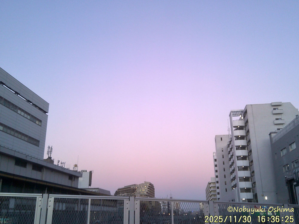 「巣鴨駅」上空、駒込駅方面(北東)の空の写真2