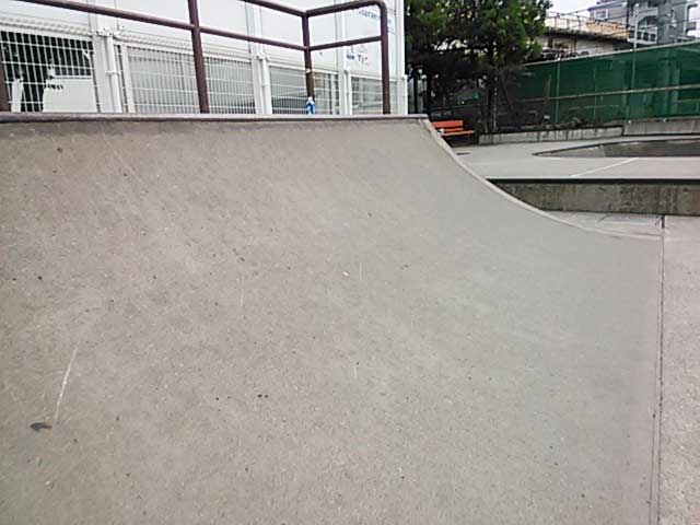 アール面-川口スケートパーク（並木元町南公園スケートボードパーク）