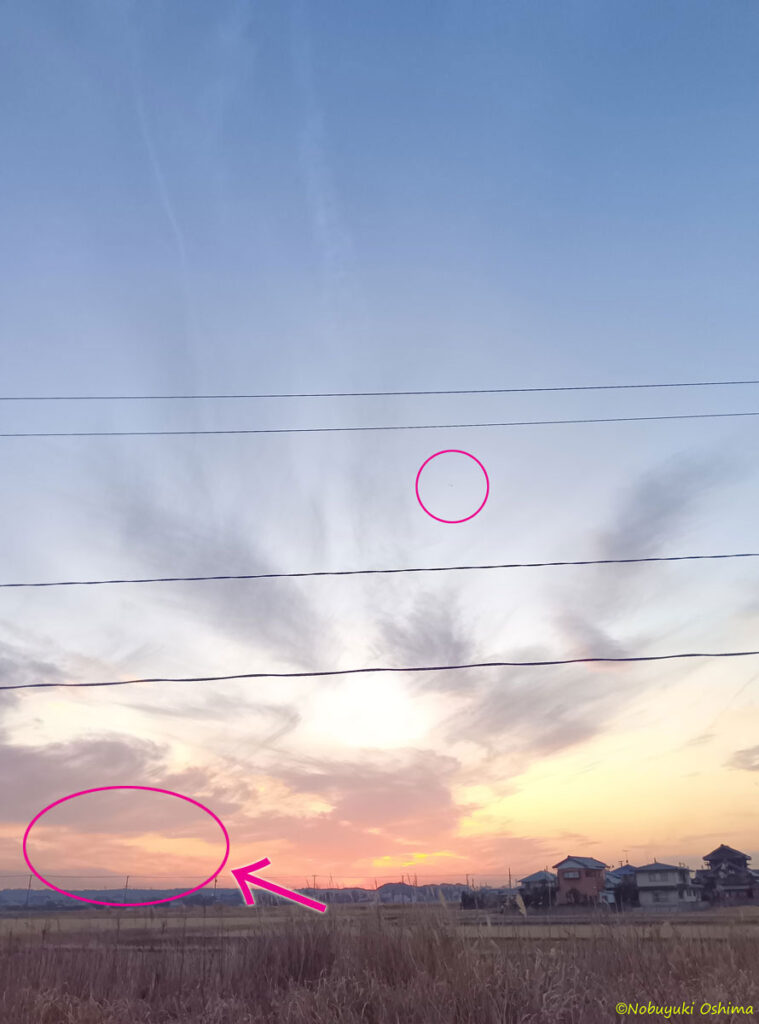 千葉県市原市上空(西の方角)日没後の空の写真に映ったUFO2の左下(2026年1月1日 大嶋信之撮影)