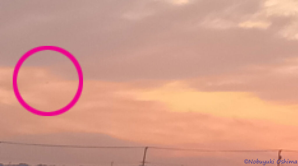 千葉県市原市上空(西の方角)日没後の空の写真に映ったUFO拡大(2026年1月1日 大嶋信之撮影)
