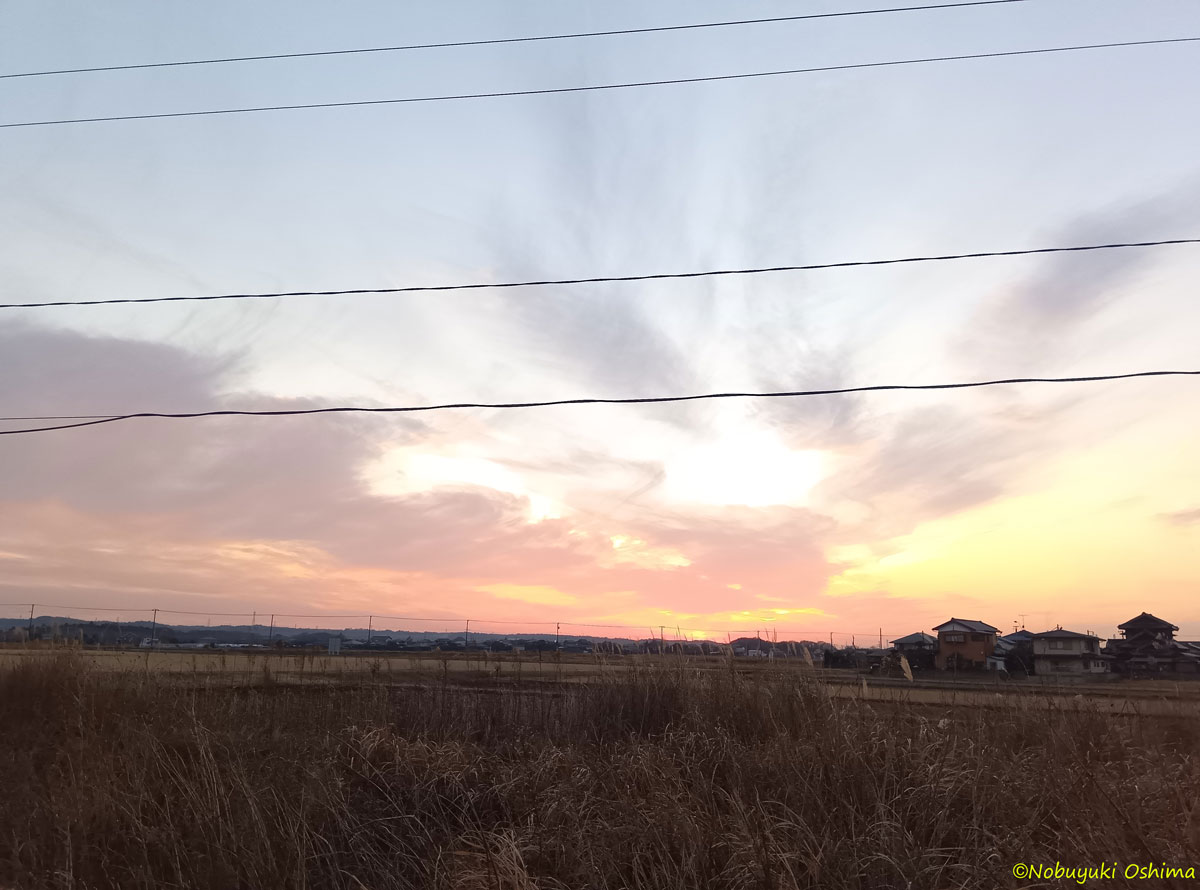 千葉県市原市上空(西の方角)日没後の空の写真(2026年1月1日 大嶋信之撮影)