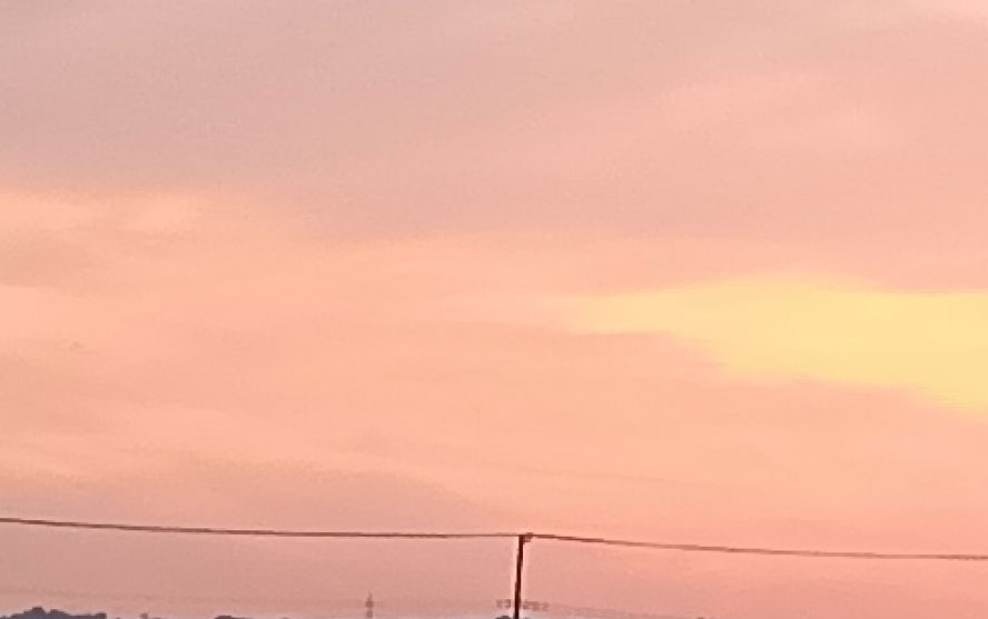 千葉県市原市上空(西の方角)日没後の空の写真の拡大(2026年1月1日 大嶋信之撮影)